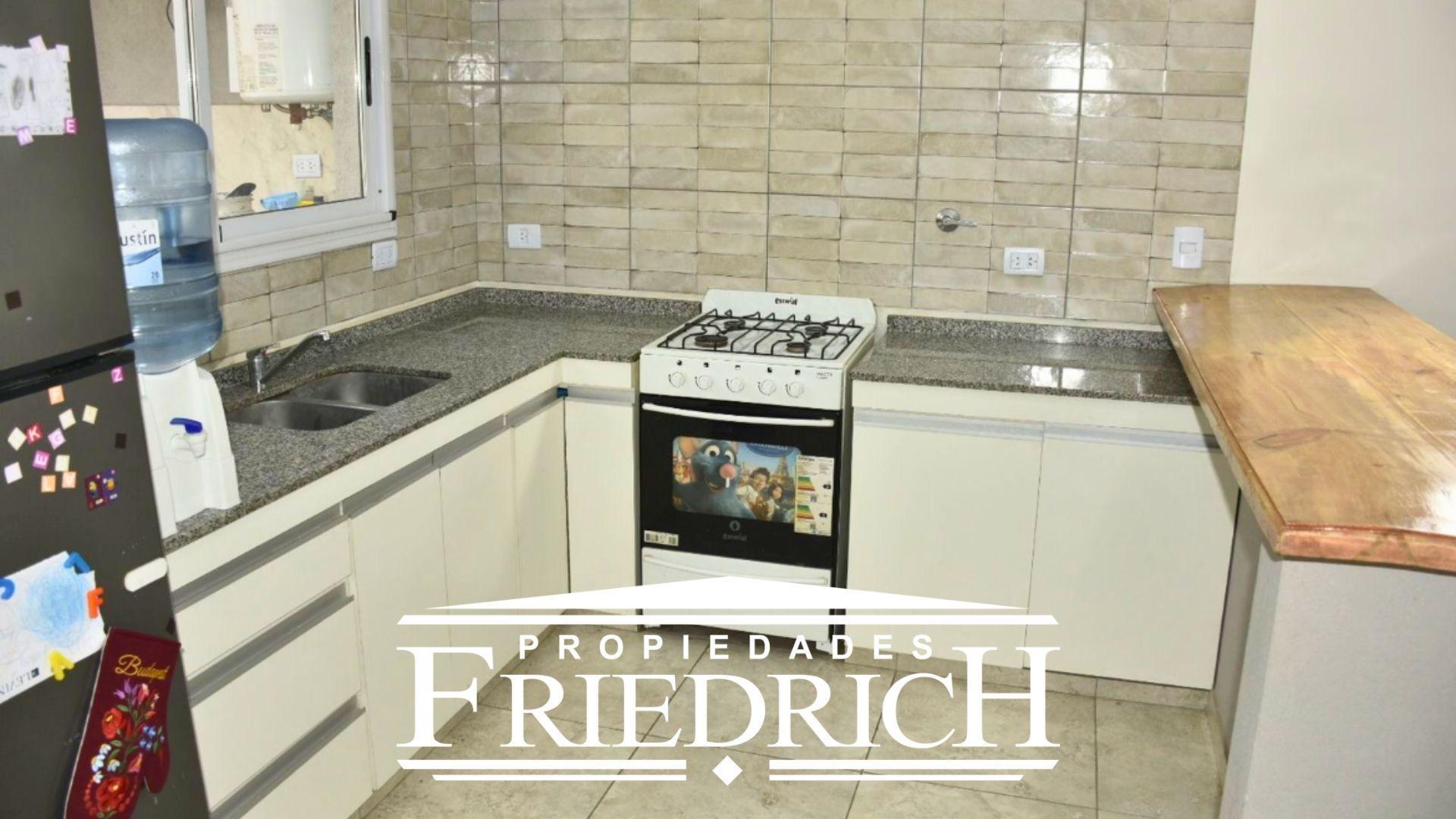 Casa 3 ambientes con 2 baños