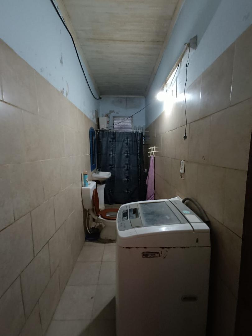 Casa a reciclar en Venta, Centrica.