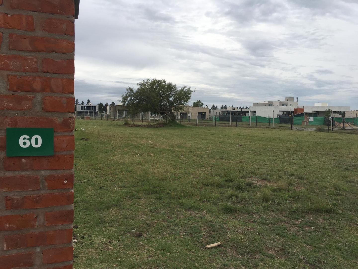 Terreno de 700 m2 en Barrio Cerrado San Simón - CANNING Village! (EIDICO).