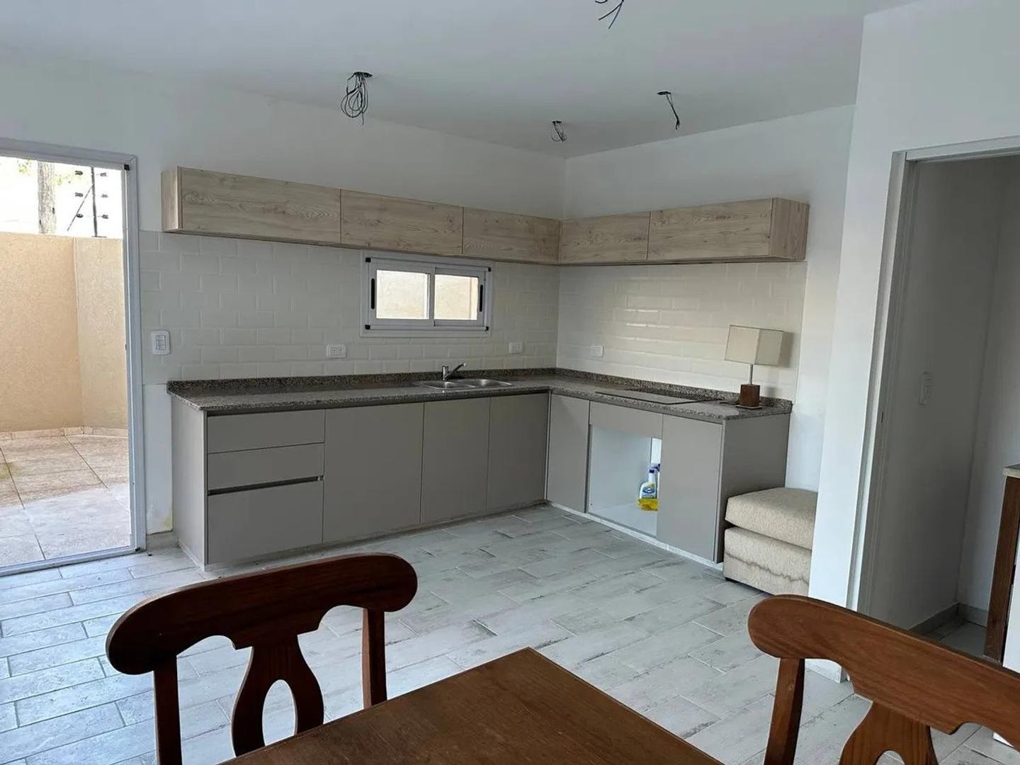 Casa 3 ambientes con 2 baños