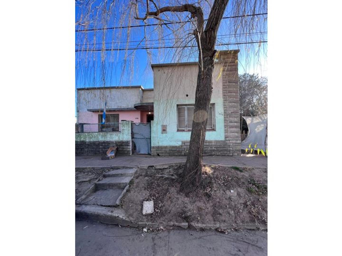 Casa 4 ambientes con 1 baño