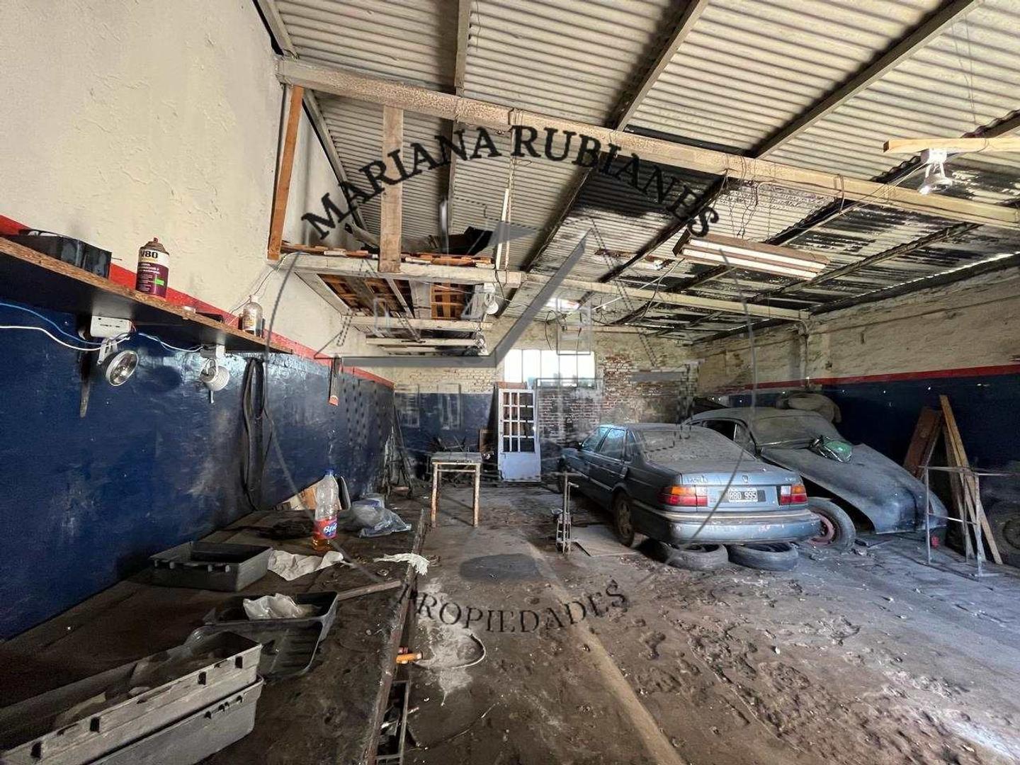 Lote Con Galpon Calle Los Paraisos 1900