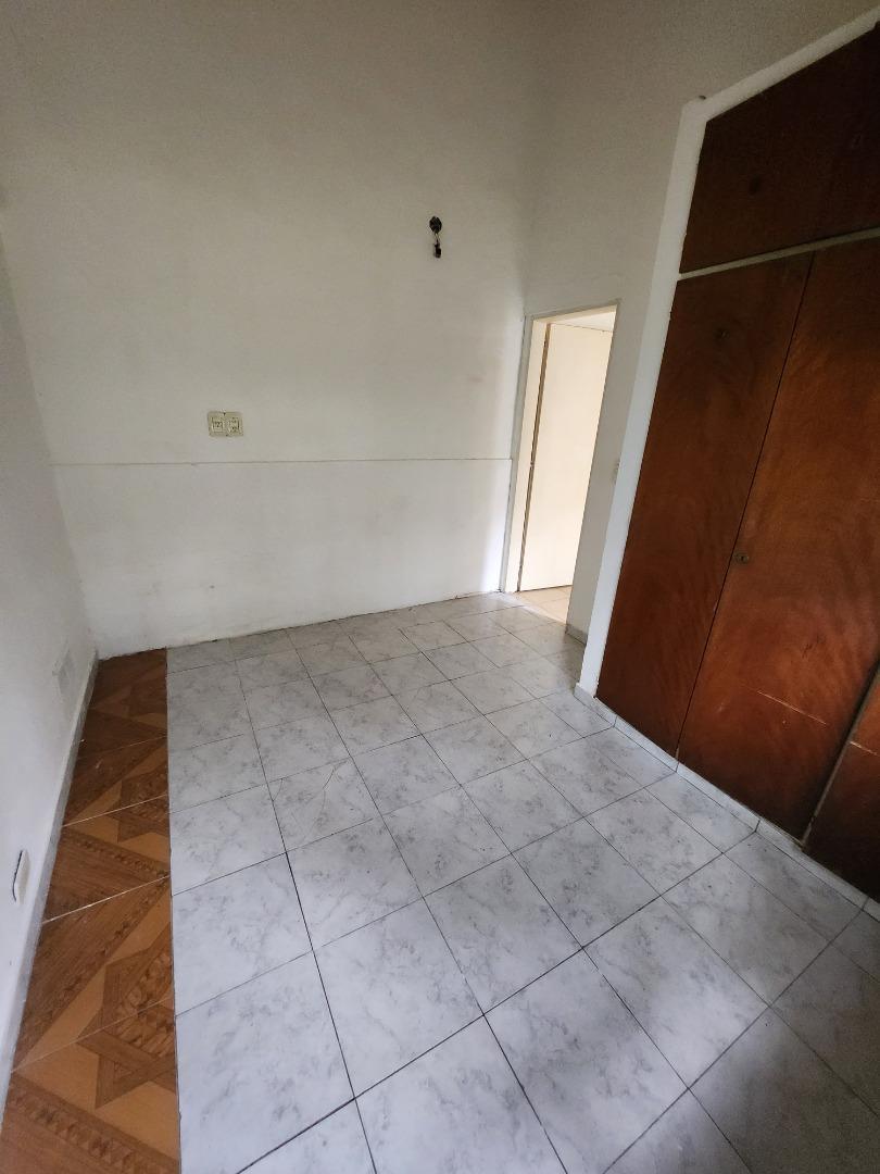 Casa en Alquiler con 1 cochera