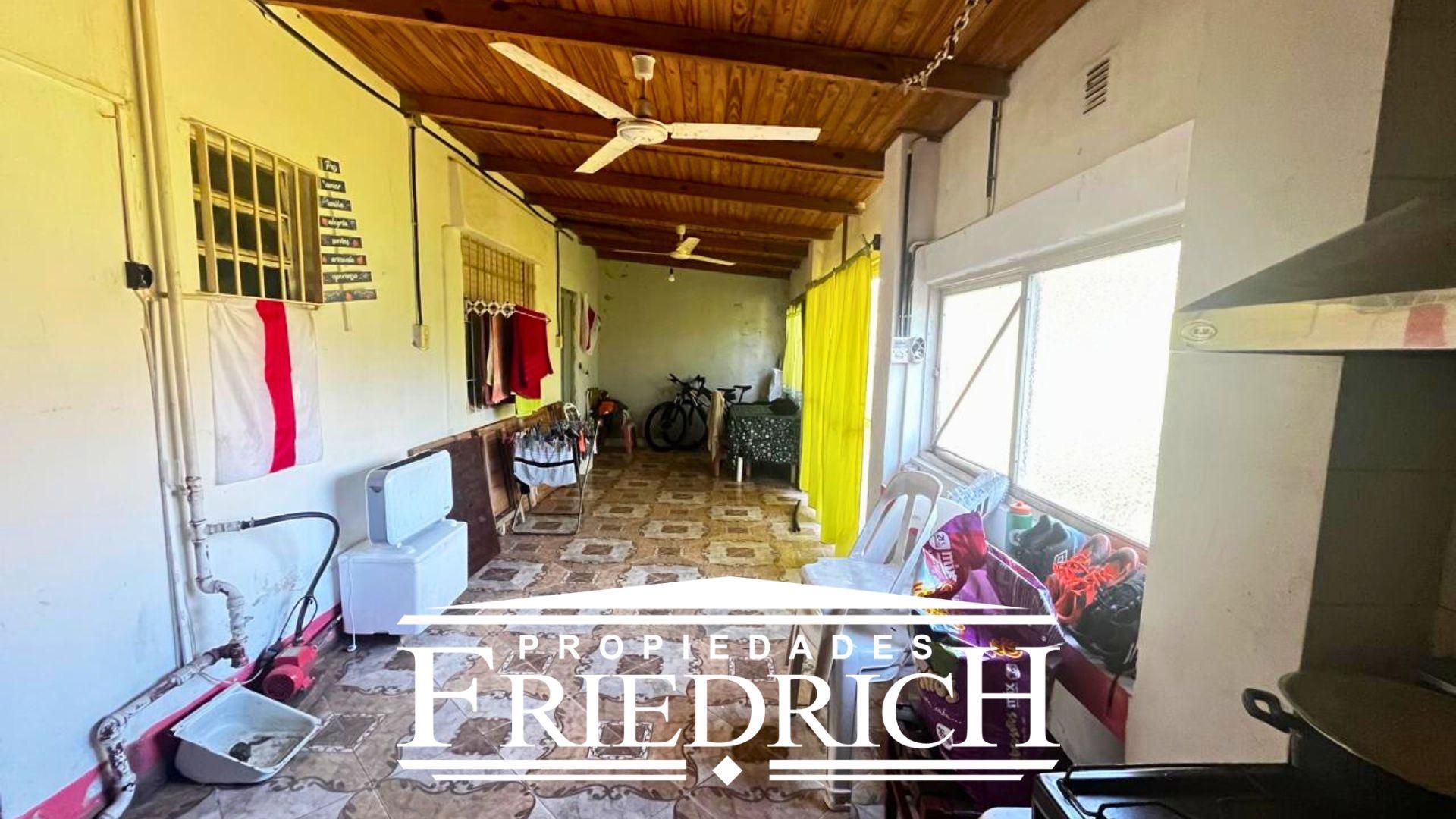 Casa en Venta con 1 cochera