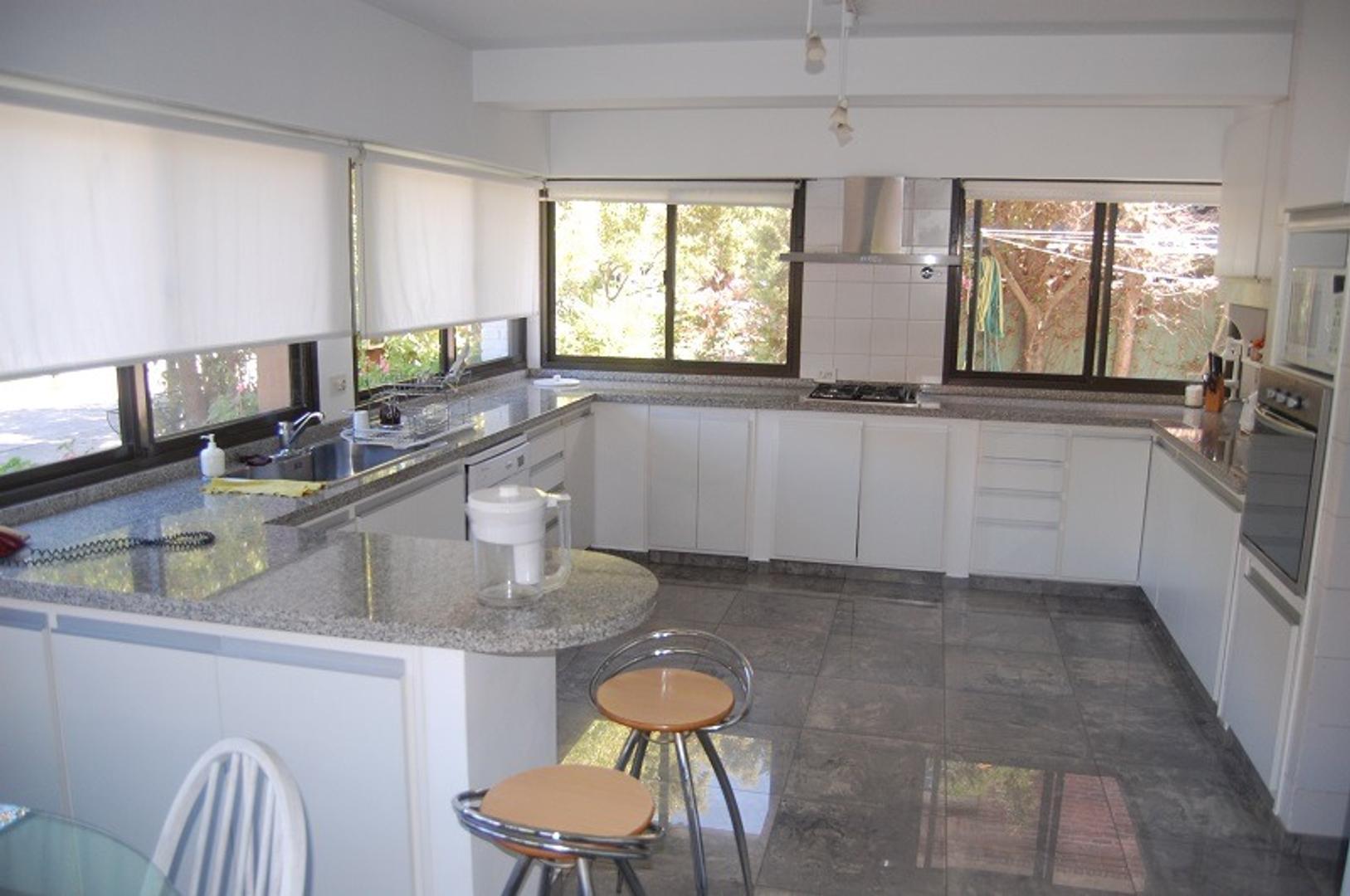 CASA EN ALQUILER EN SAN ISIDRO