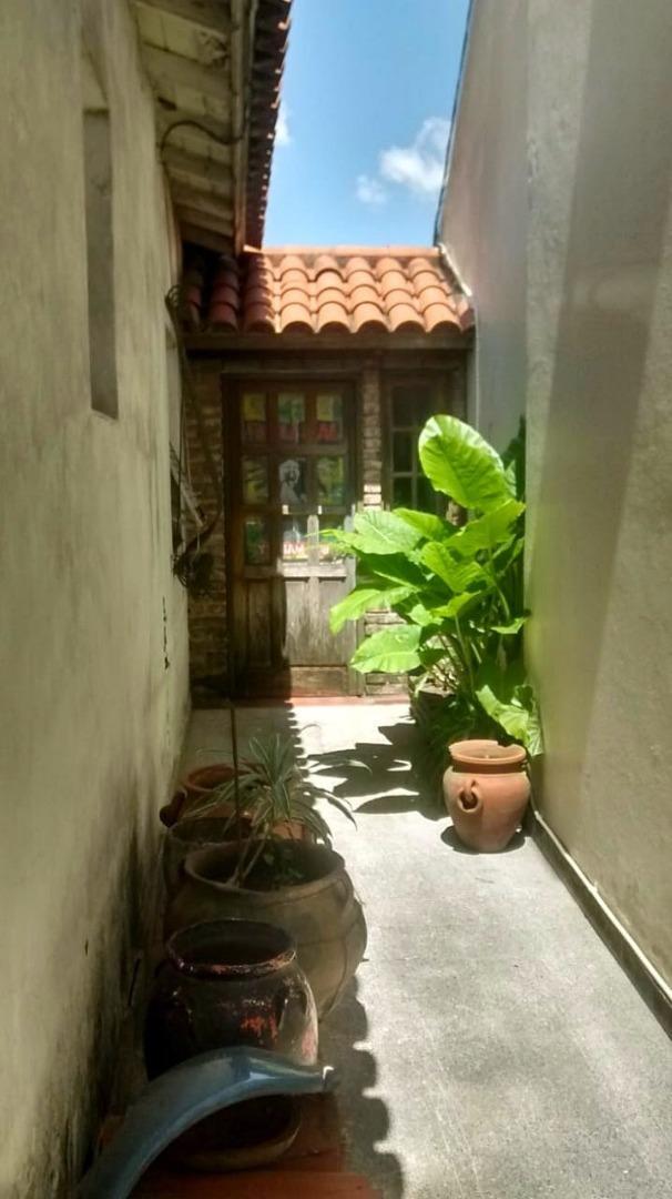 Casa 4 ambientes con 1 baño