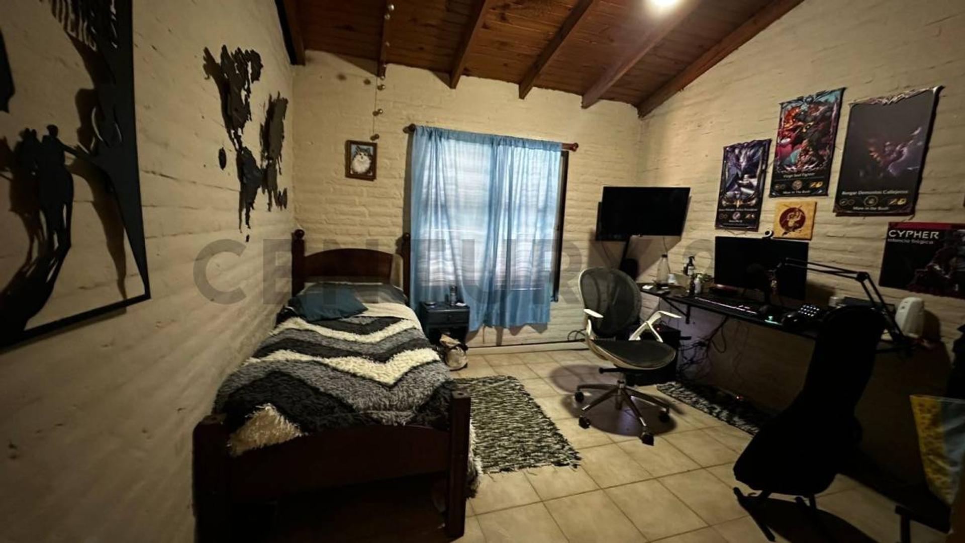 Casa 4 ambientes con 2 baños