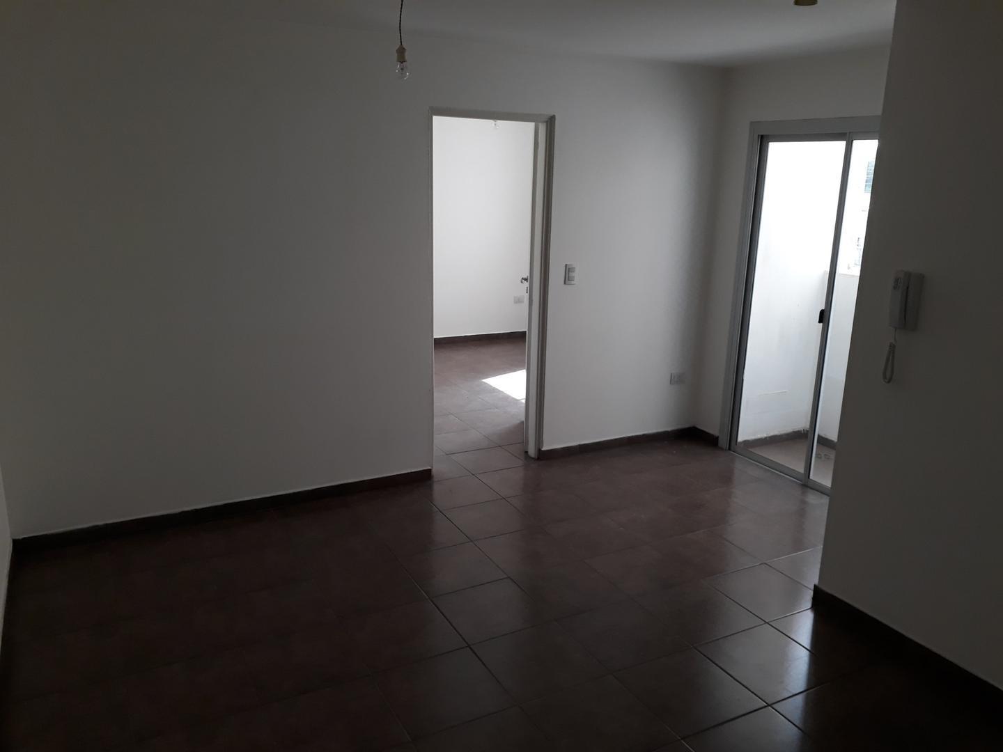 Domingo Zípoli 371 , Piso 2