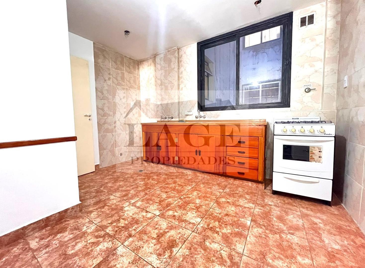 MONOAMBIENTE AL FRENTE CON BALCON MUY BUENA UBICADACION