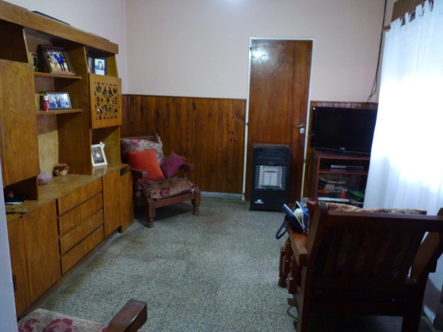 VENTA O PERMUTA DE CASA EN MERCEDES B.