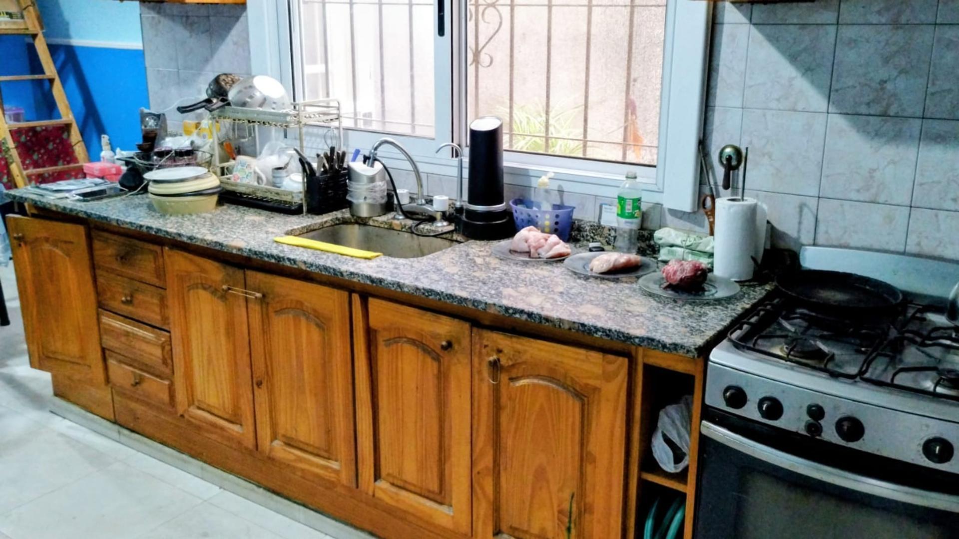 Casa 2 ambientes con 1 baño