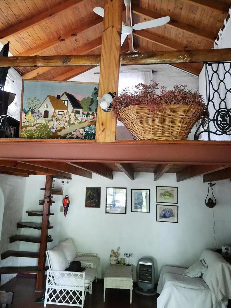 Casa 2 ambientes con 1 baño