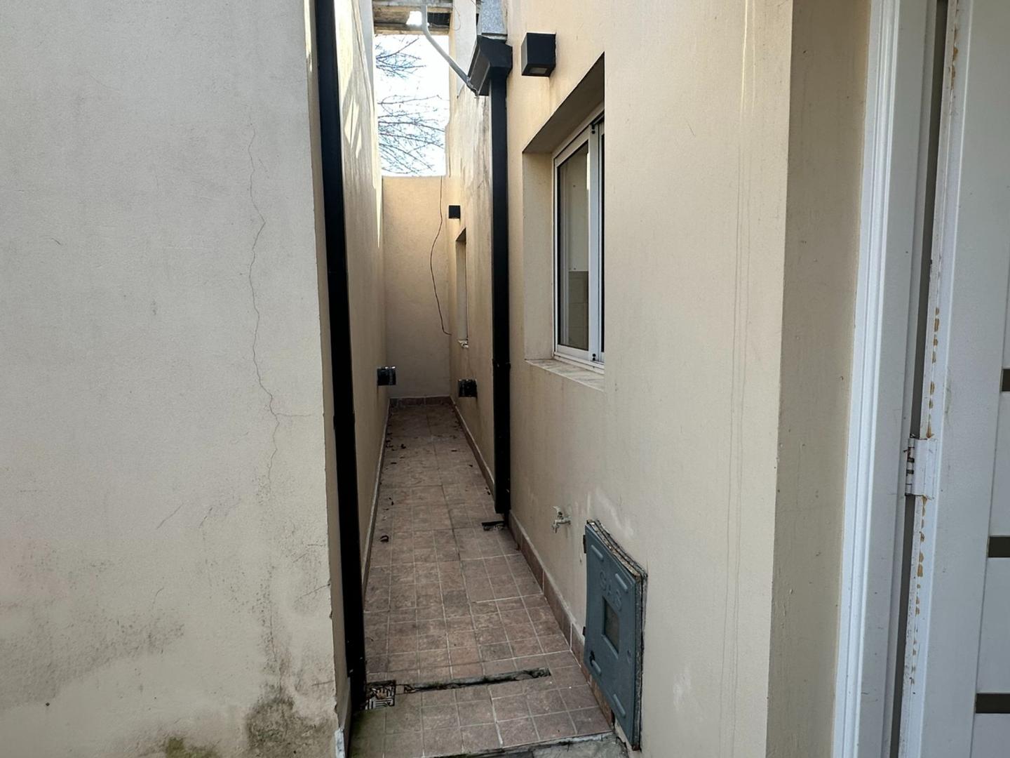 Depto Tipo Casa en Alquiler con 1 cocheras