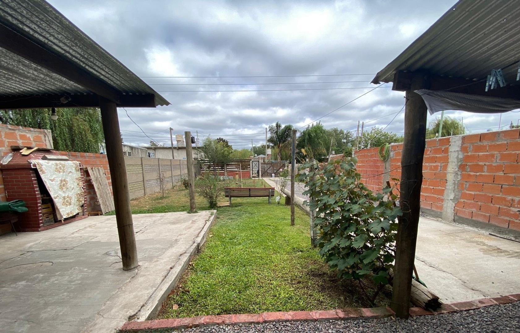 Casa 2 ambientes con 1 baño