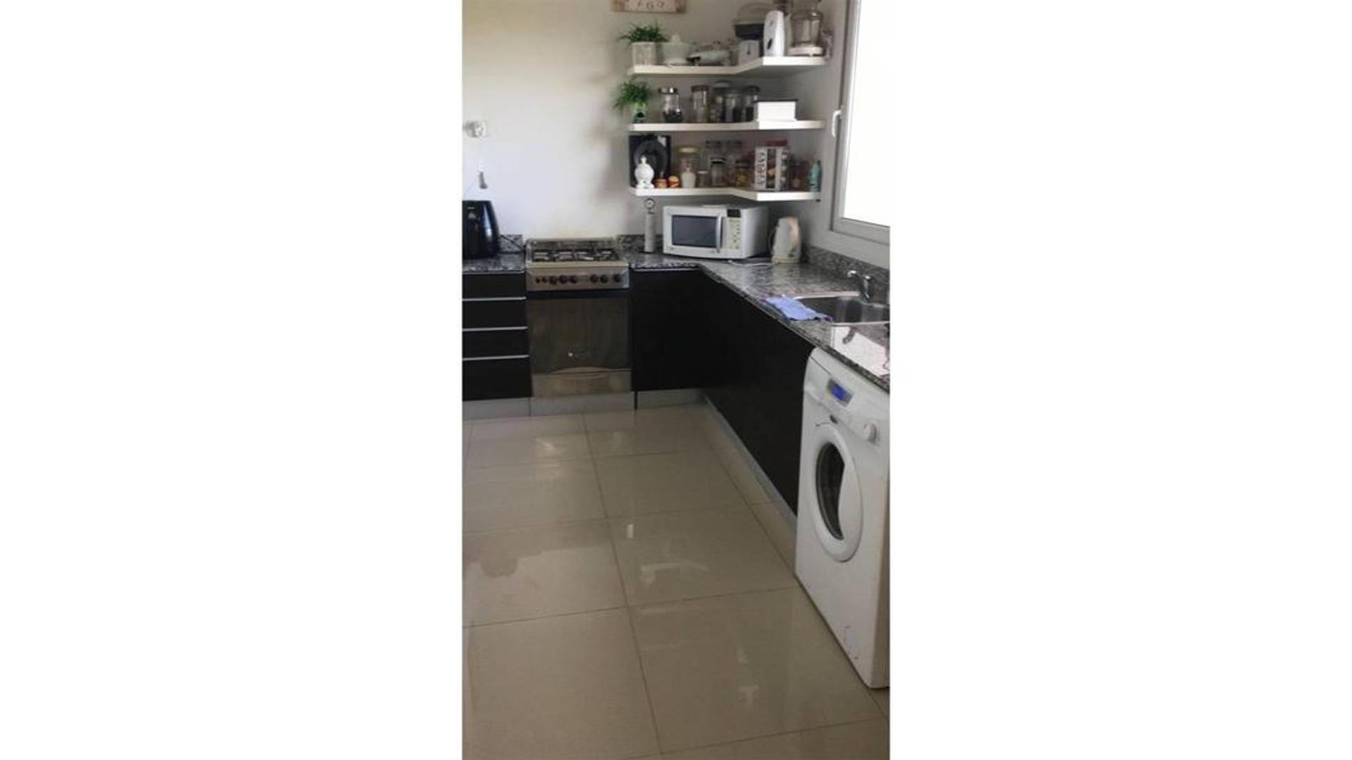 Departamento 4 ambientes con 4 baños