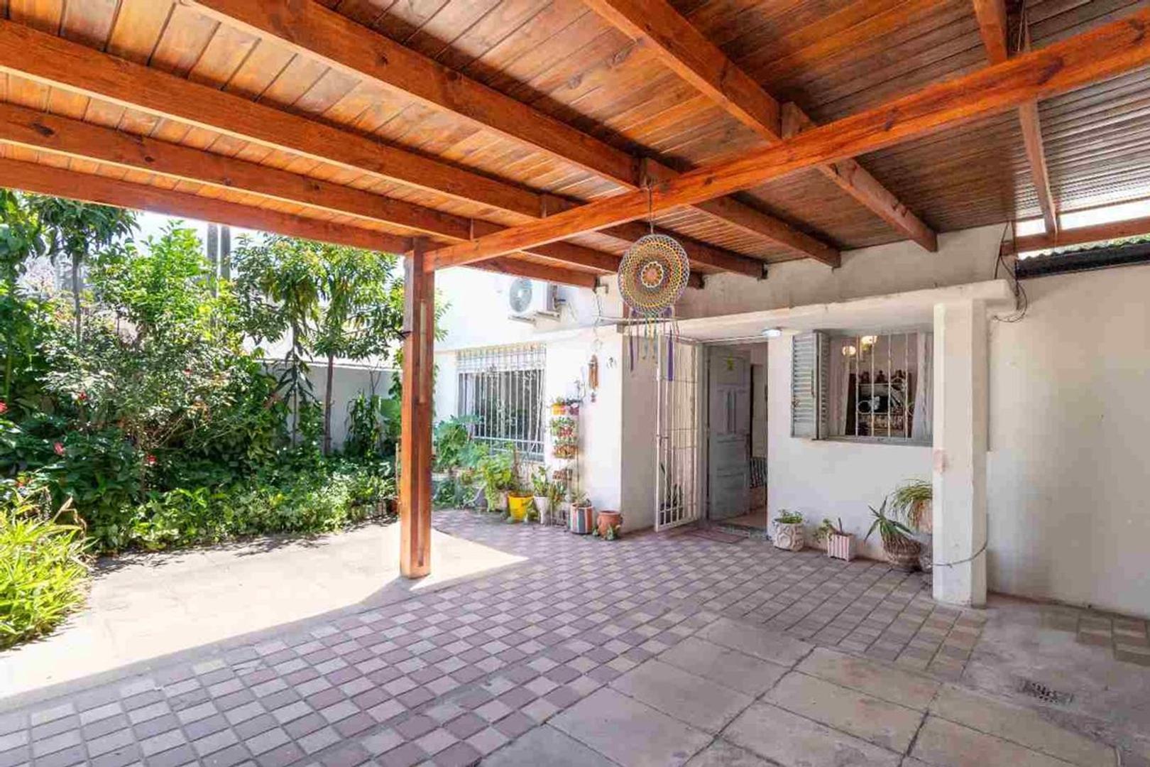 CASA EN VENTA 2 DORMITORIOS BARRIO SARMIENTO