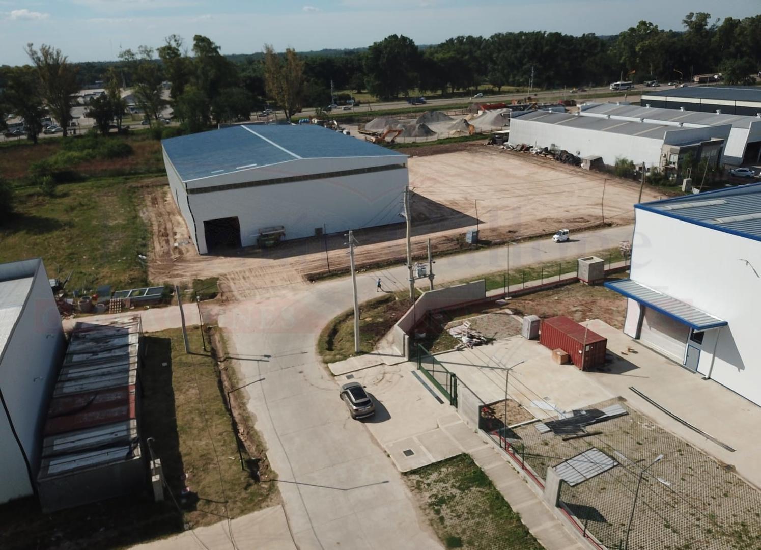 NAVE INDUSTRIAL DE 1.750 M² EN EL PIM 2, MORENO
