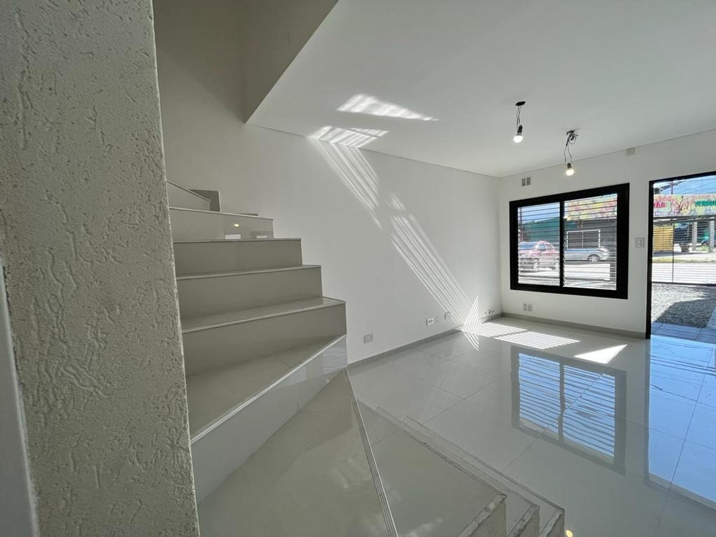 A Estrenar  Duplex de 3 Amb c/ Cochera - SE FINANCIA 