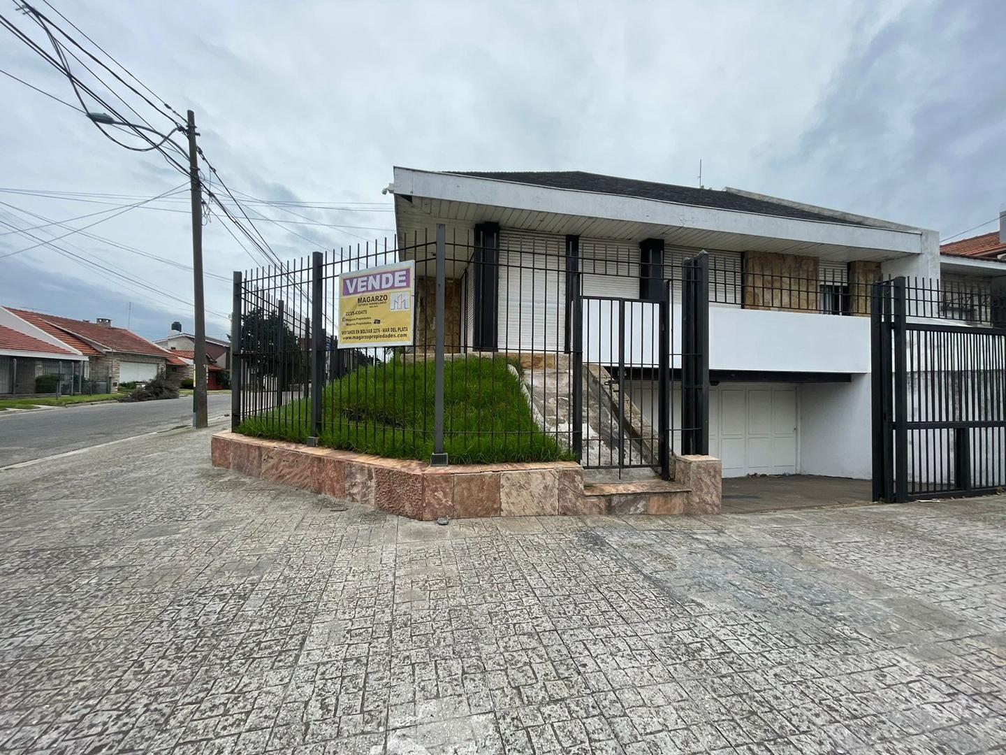 Av Fortunato De La Plaza 1800