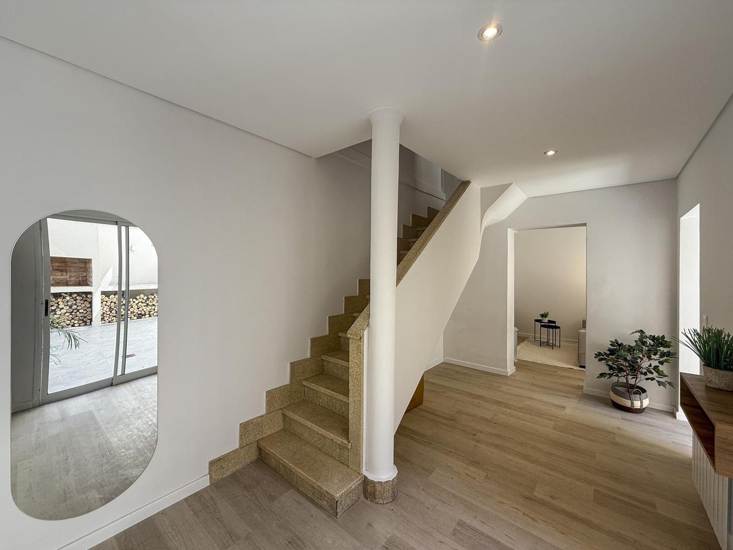 Casa 5 ambientes con 2 baños