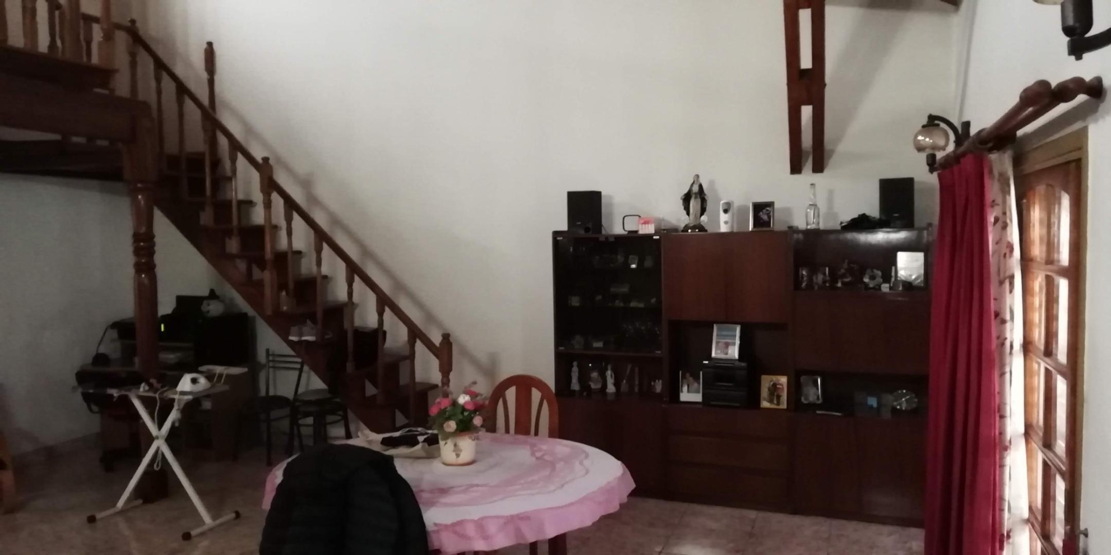 Casa en Venta con 6 cocheras