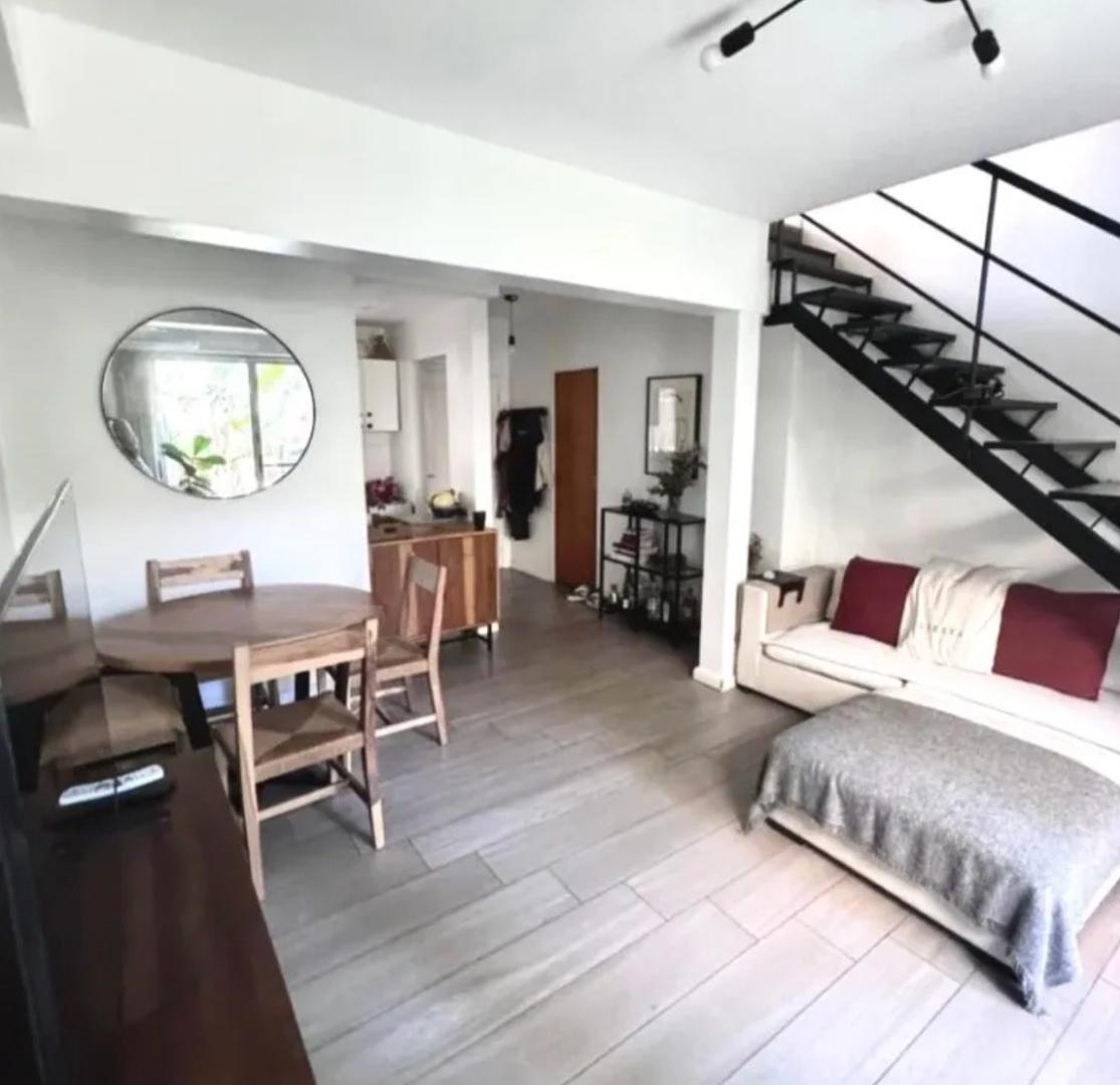 Triplex con Jardín 3 Ambientes En La Calabria