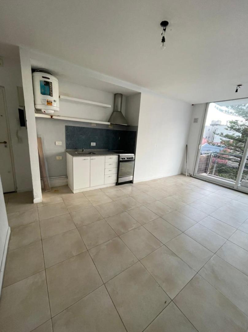 MonseÑor De Andrea 139 , Piso 2