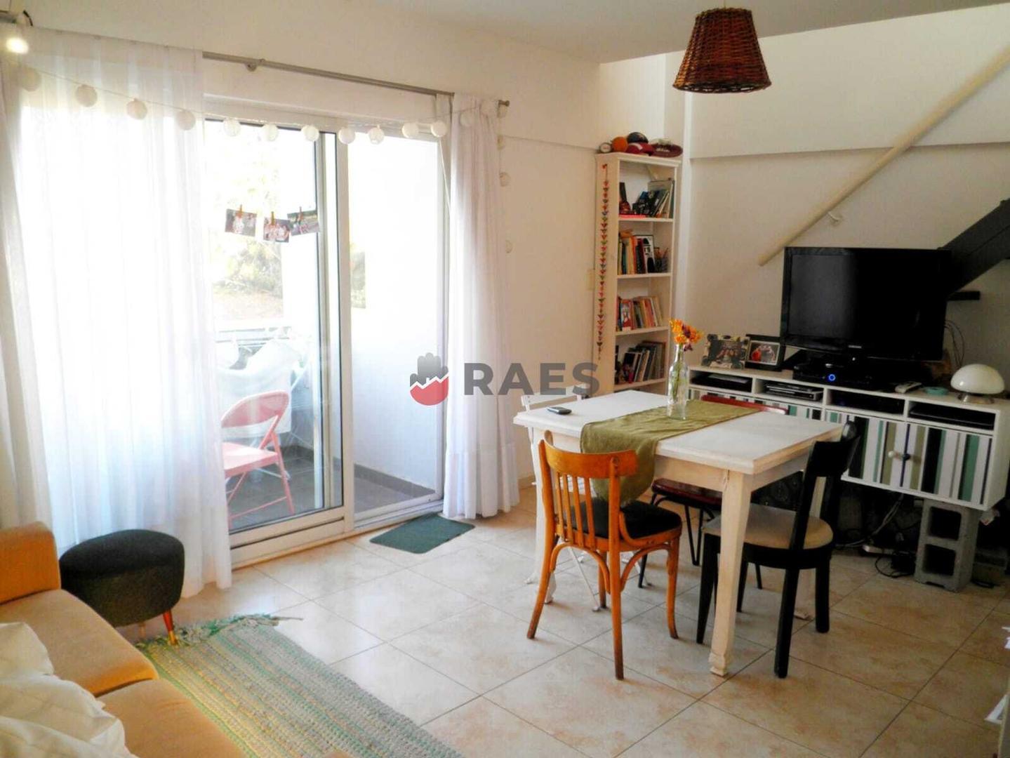 DOS AMBIENTES A UNA CUADRA DE BOULEVARD Y A CINCO CUADRAS DE