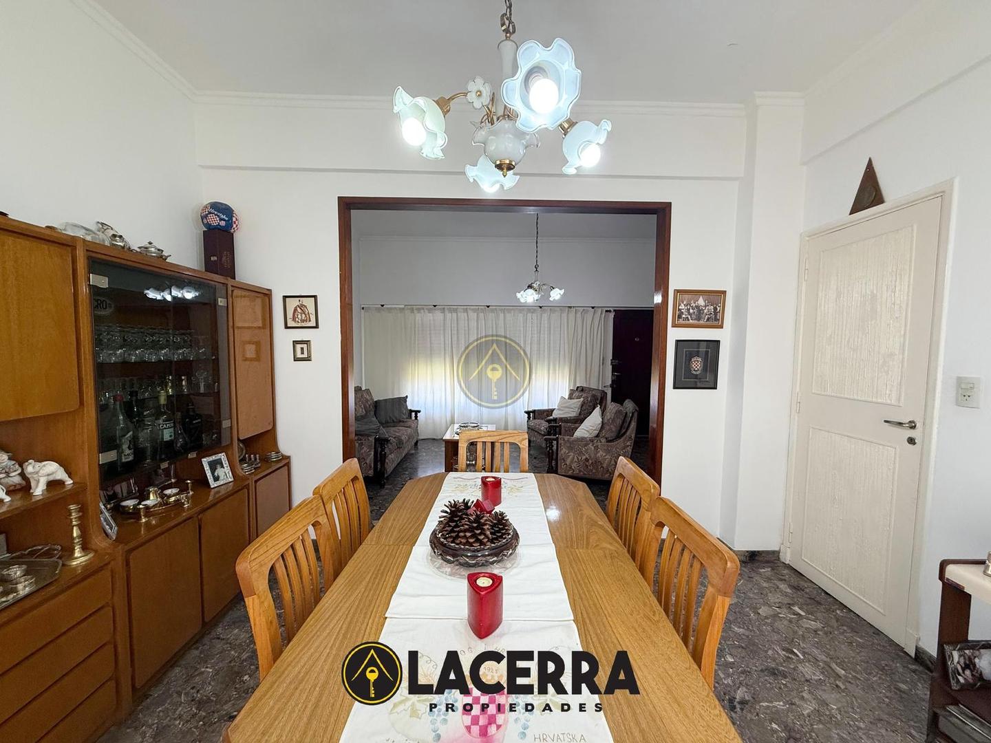 Casa en venta multifamiliar  + depto 2 ambientes en Munro, Vicente López