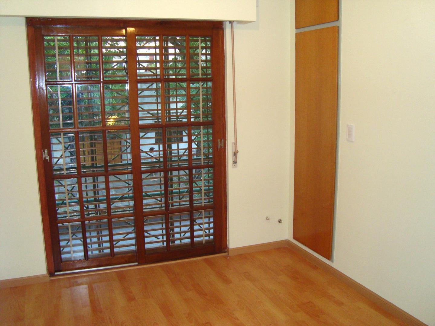 Casa en Alquiler en Flores, $ 900.000