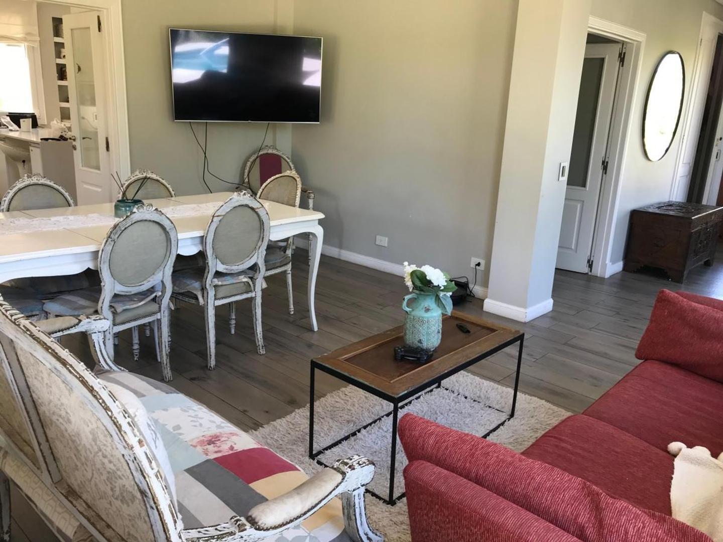 Casa 4 ambientes con 3 baños