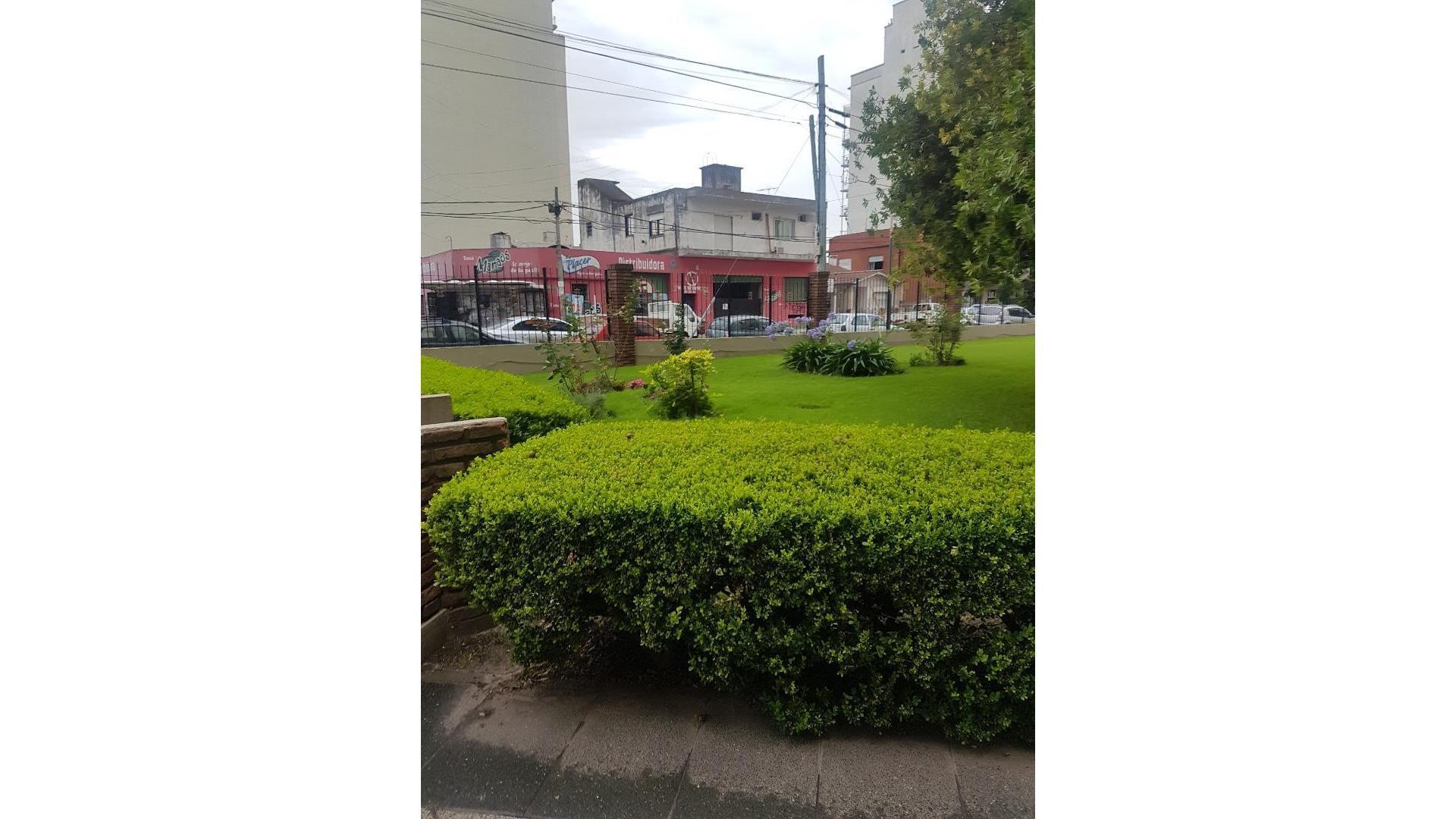 Charlone 600, Piso 7