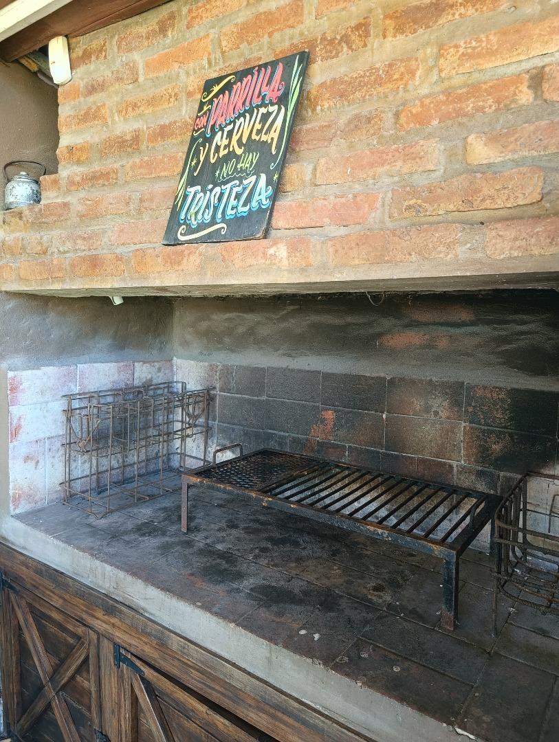 Casa en Venta con 4 cocheras