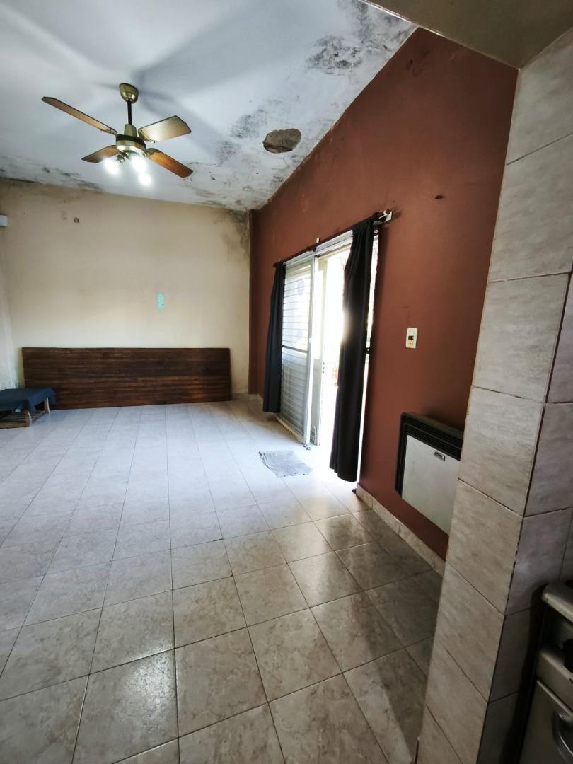 SE VENDE CASA DE TRES AMBIENTES
