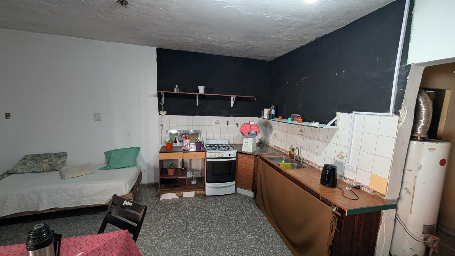 Casa 3 ambientes con 1 baño