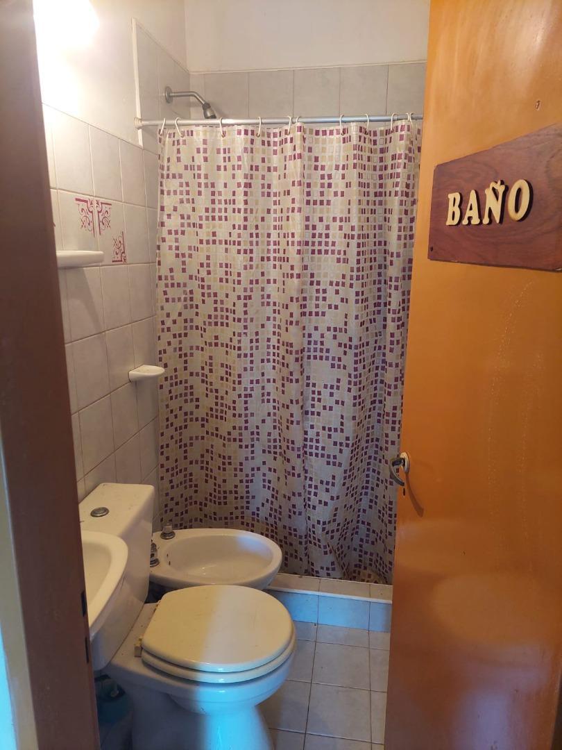 Casa 2 ambientes con 1 baño