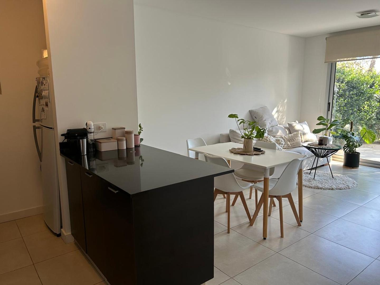 Los Crisantemos, Villahaus 400, Piso PB