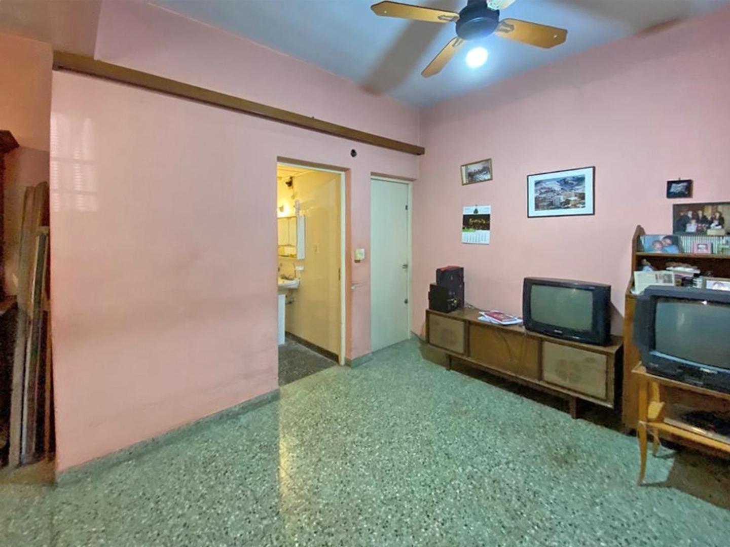 CASA - 4 AMBIENTES - CON LOCAL COMERCIAL - MERLO