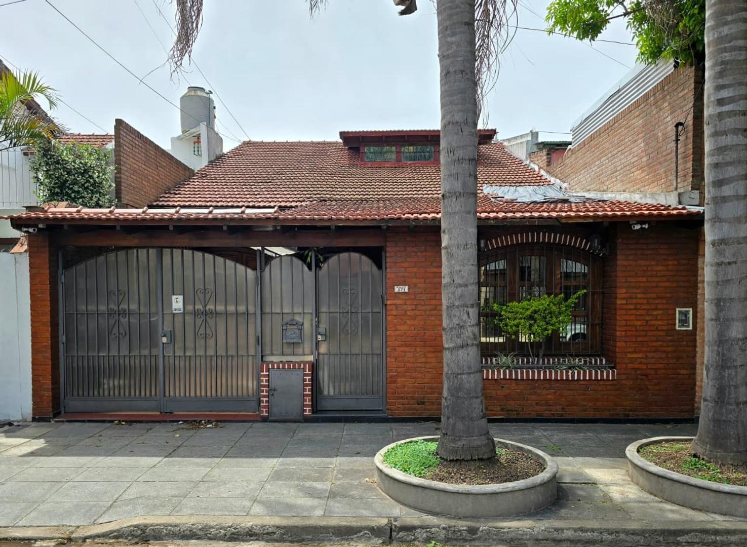 Chalet en Venta en Villa Sarmiento