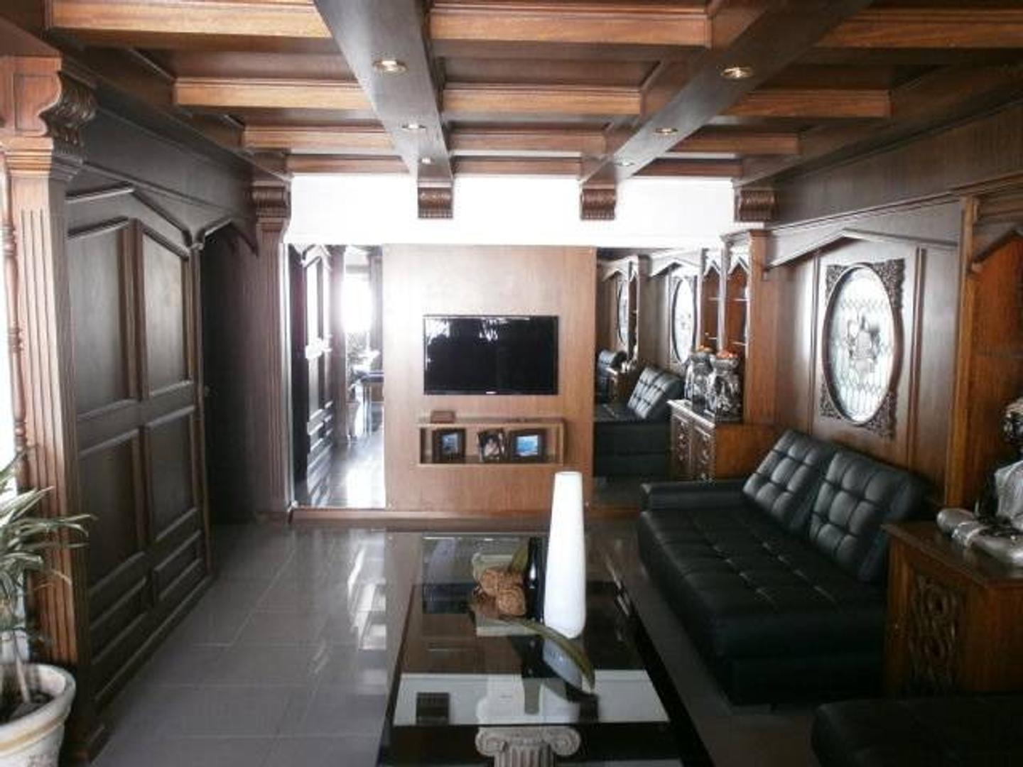 Lambare 100, Piso 15