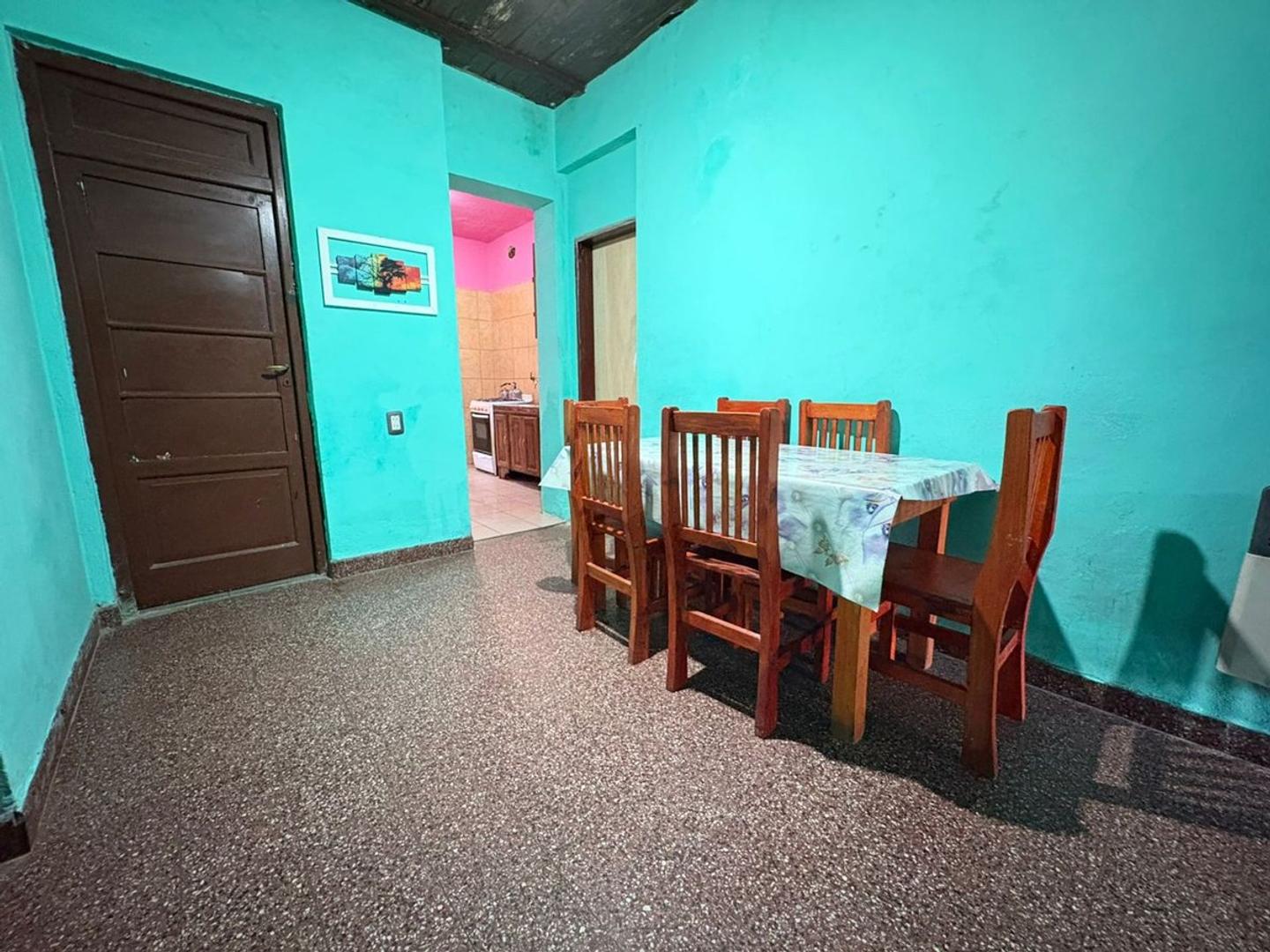 VENTA CASA 4 AMB CON PATIO Y GARAGE EN V. LOPEZ