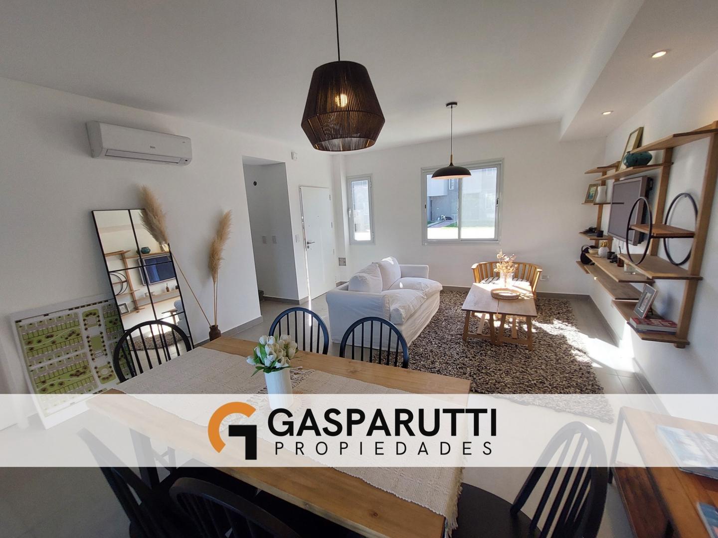 Casa 4 ambientes con 2 baños