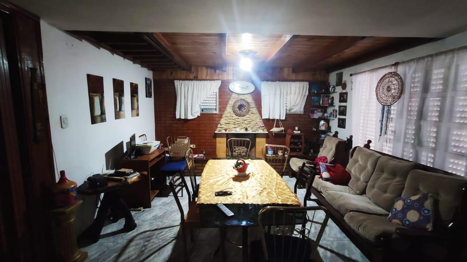 Casa en Venta en Capitan Bermudez, USD 155.000