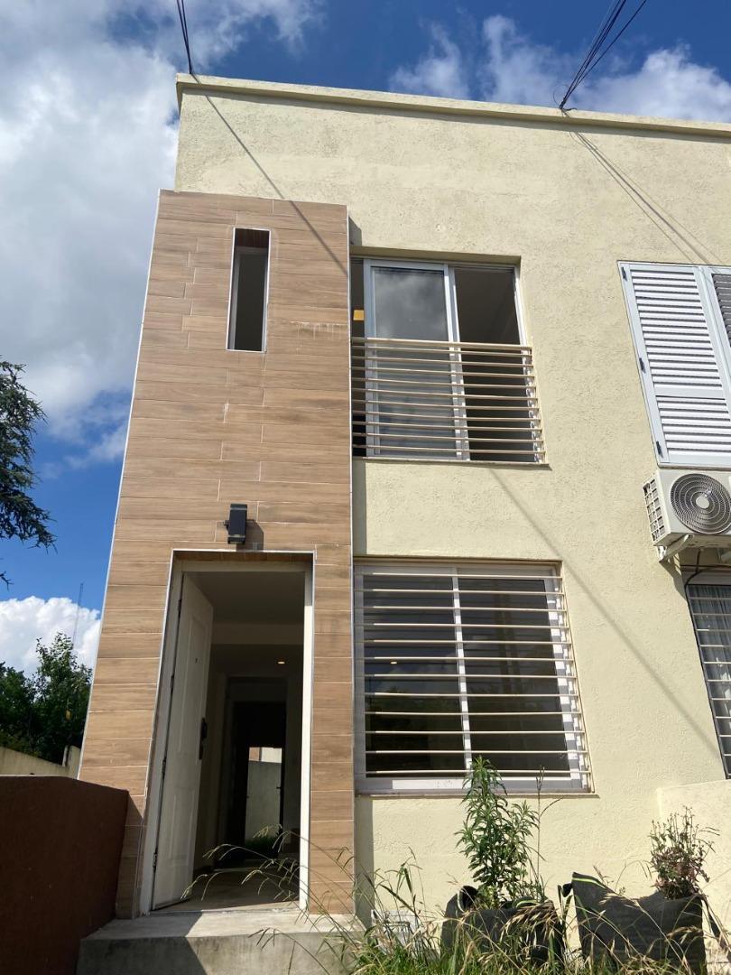 Dúplex tres ambientes- Ituzaingó sur