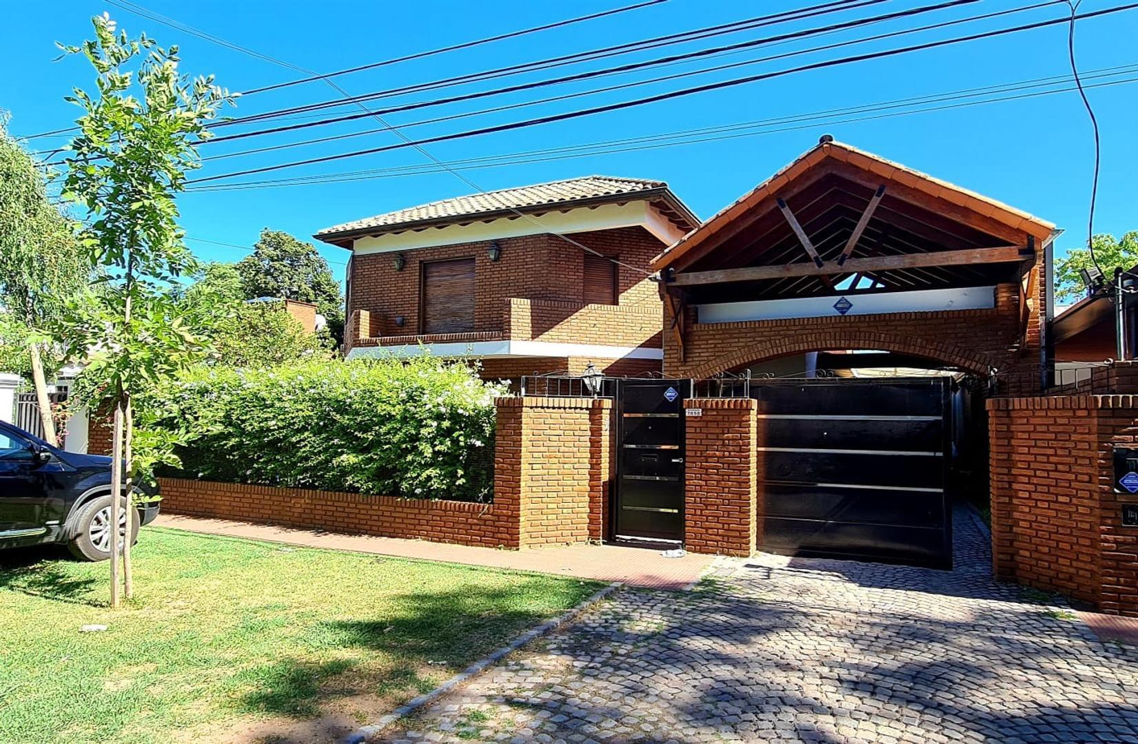 CHALET HERMOSO. FISHERTON. 900 MT2