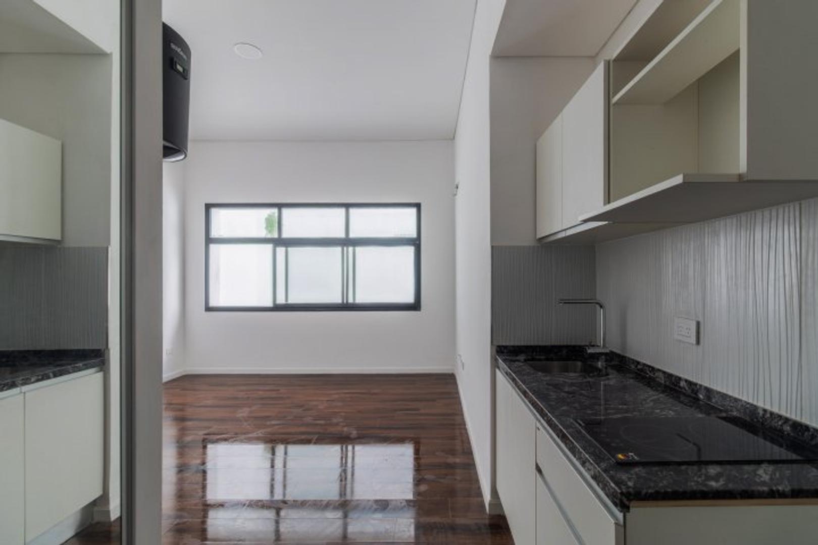 Venta Planta baja ambiente estrenar luminoso Monserrat