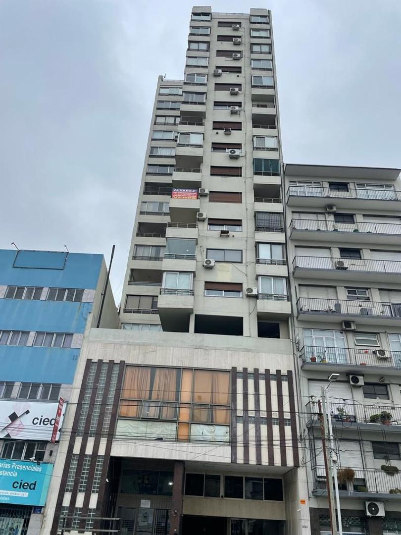 Av Pres Bartolome Mitre 2000, Piso 12