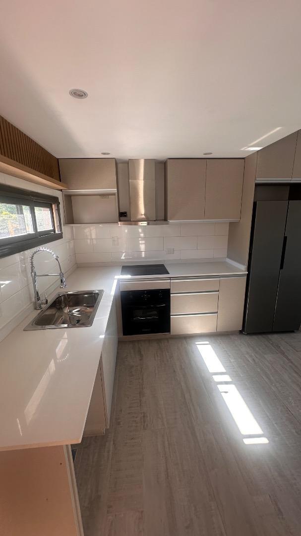 Del Mangrullo 1200, Piso 1