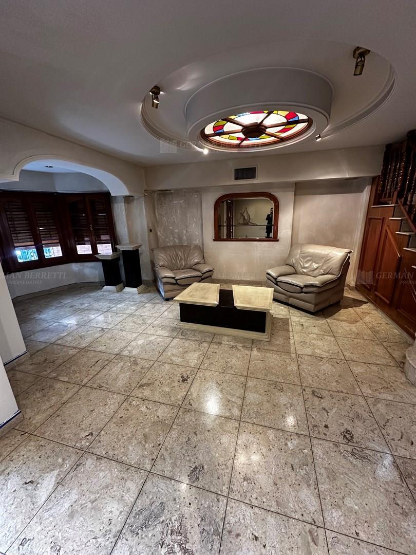 Casa en Alquiler de 5 dormitorios