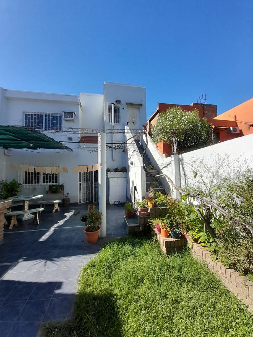 Vendo casa a dos cuadras del rosedal  en excelente estado